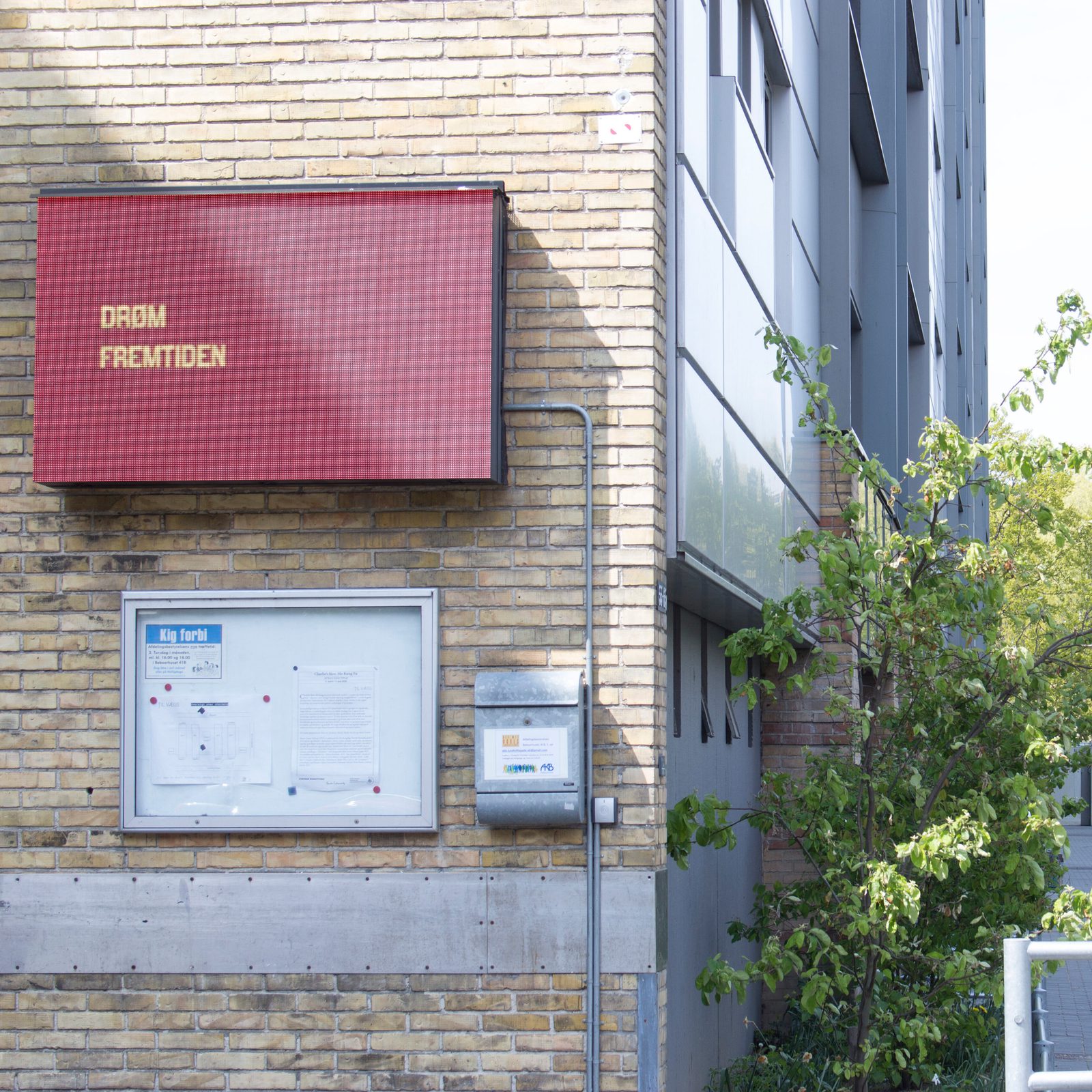 Fremtiden er nær af Center for Militant Futurologi Foto af Nils Elvebakk Skalegård 2020